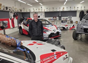 Tommi Mäkinen pidi Mikkelis sõitma paremal oleva Toyota Yaris WRC-ga. Foto: Mari Pekkanen/SM Ralli Mikkeli pressiteade