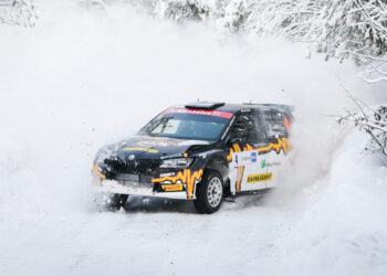 Stardirivi avavad SM1 klassi 2025. aasta meistrid Esapekka Lappi / Enni Mälkönen. Foto: Taneli Niinimäki / AKK