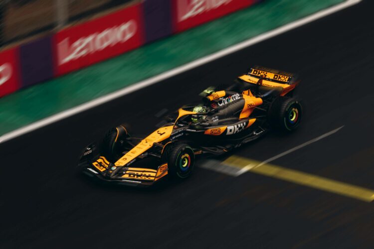 Foto: Jonathan Borba: pexels.com/photo/high-speed-formula-1-race-car-on-track-29320665/