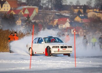 Võistlus toimub Viljandi järvel. Foto: Pille Russi