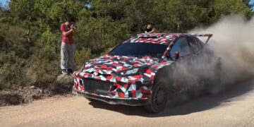 Kuvatõmmis videost, Toyota WRC27