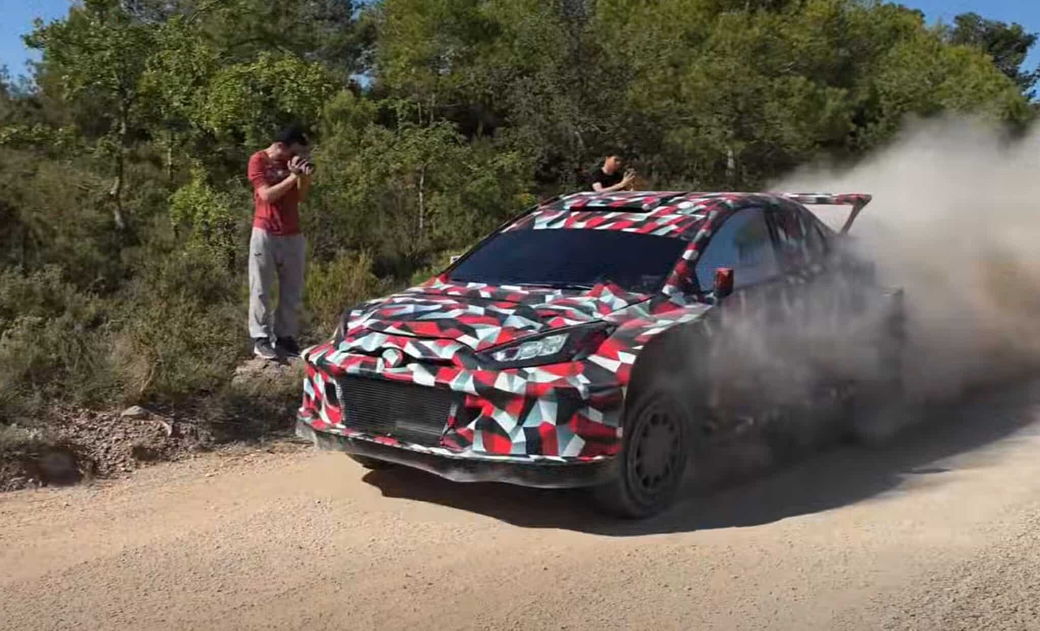 Kuvatõmmis videost, Toyota WRC27