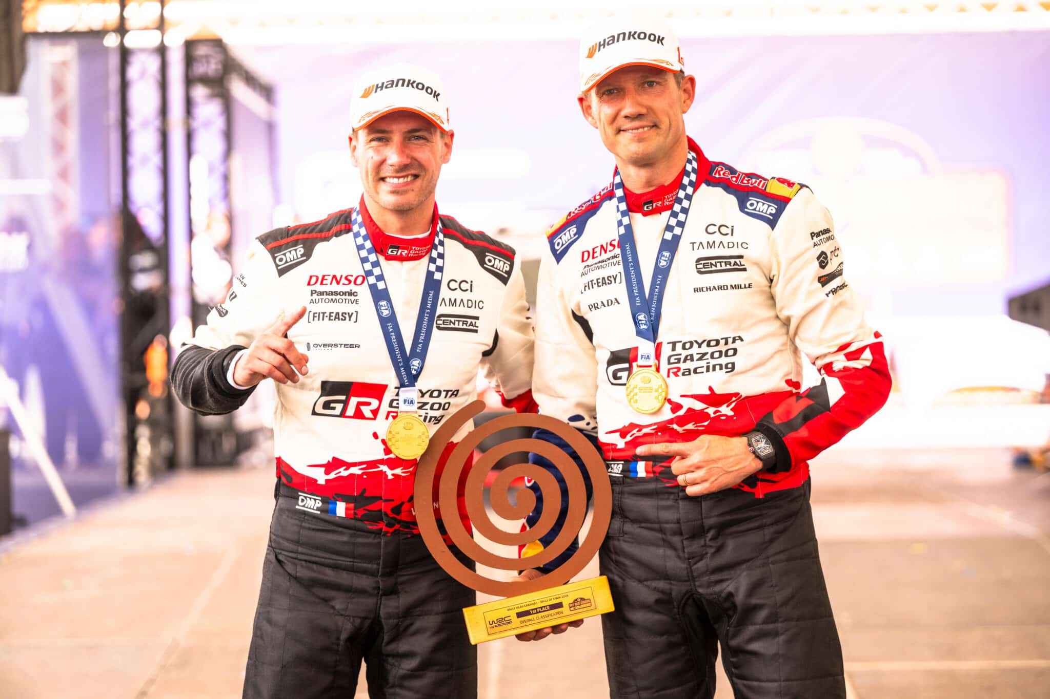 Sébastien Ogier ja Vincent Landais Kanaari saarte 2026 MM-ralli võitu tähistamas, Foto: Jaanu s Ree / Red Bull Content Pool