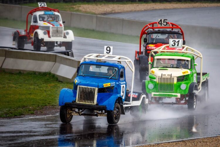Autokrossi Eesti meistrivõistlused algavad Raassillas. Foto: Pille Russi
