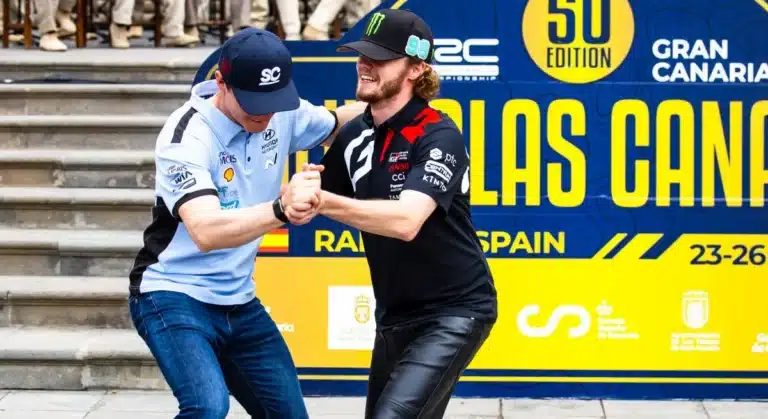 Adrien Fourmaux ja Oliver Solberg. Foto: TGR WRT / McKlein