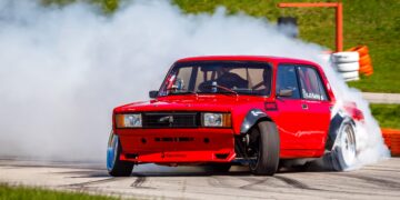 Driftihooaja juhatab sisse Avalaks. Foto: Pille Russi / arhiiv