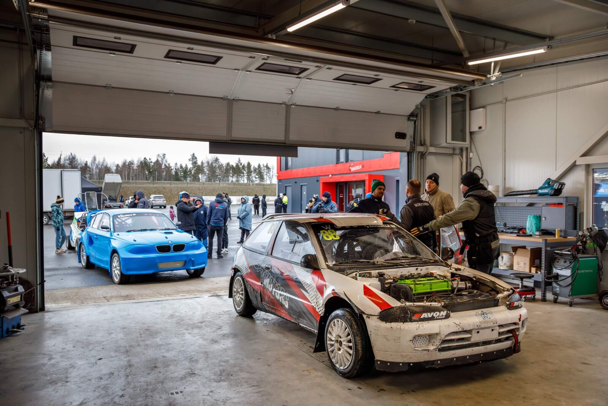 Treeningpäeval on võimalik auto ette näidata tehnilisele komisjonile. Foto: Pille Russi