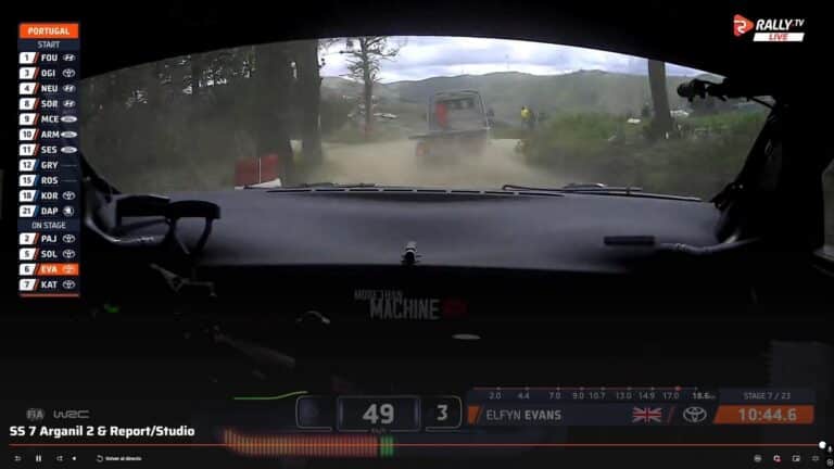 VIDEO: Ehmatav hetk Portugali rallil: Elfyn Evansi teele ilmus keset kiiruskatset puksiirauto