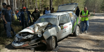 Lääne-Viru rallipaari auto kuulub ilmselt mahakandmisele. Foto: Erakogu