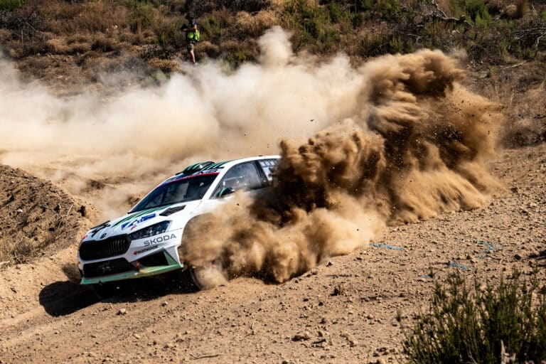 Robert Virves tõusis WRC2 klassis teiseks, Fourmaux Kreeka ralli liidriks