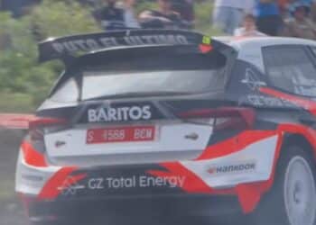 Kreeka rallil määrati WRC2 sõitjale võistlusautol olnud ropu teksti eest kopsakas rahatrahv
