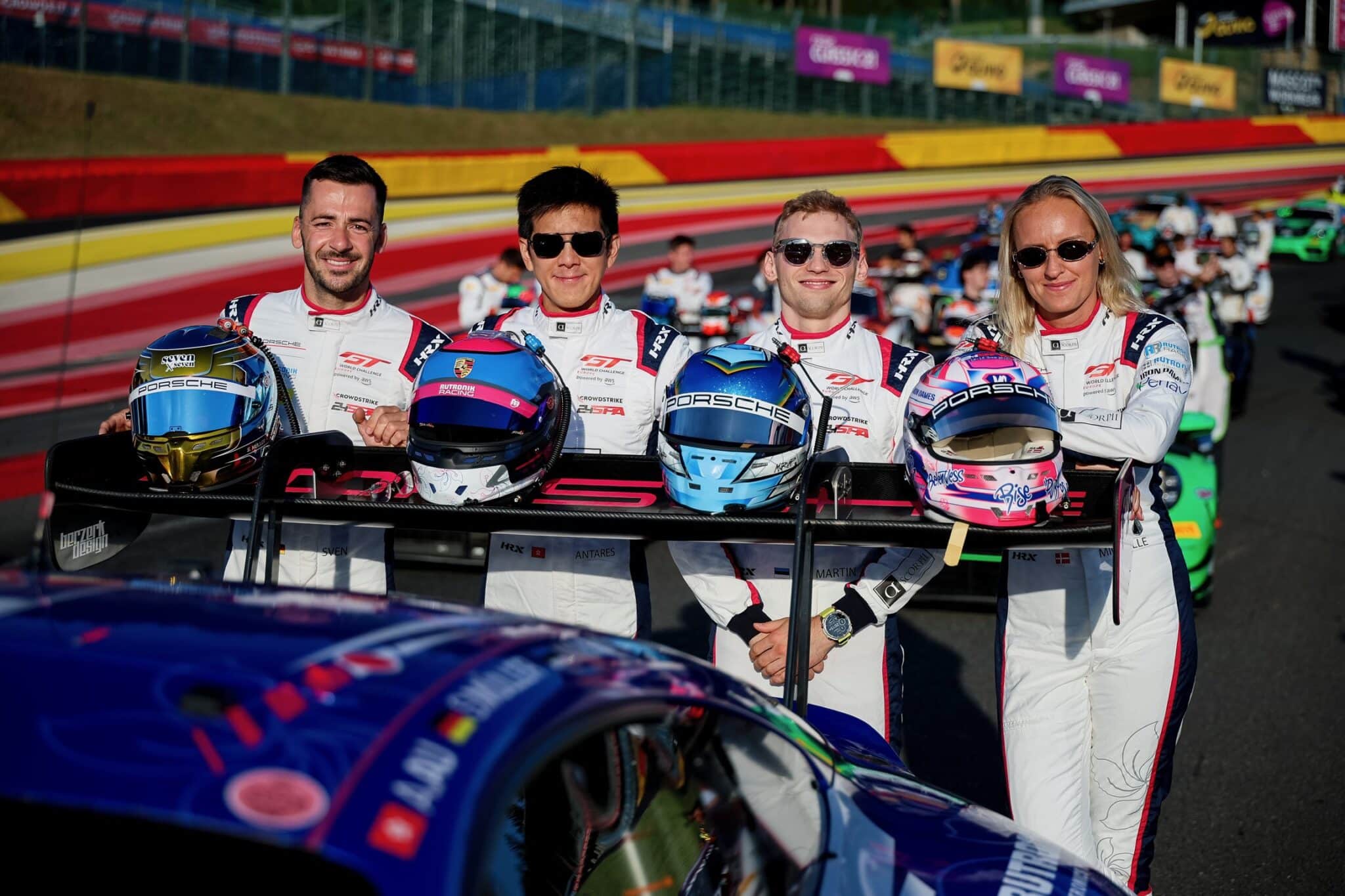 Rutornic Racing, Martin Rump vasakult kolmas, sai klassis seitsmenda koha. Foto: Porsche Customer Racing