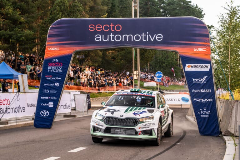 Robert Virves lõpetas reedese päeva WRC2 klassi liidrina, üldarvestuses juhib Ogier