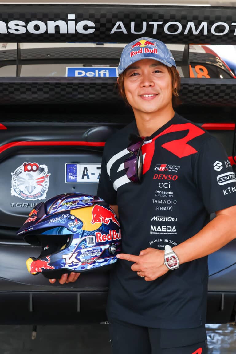 Takamoto Katsuta uue kiivriga, Foto: TGR WRT / McKlein