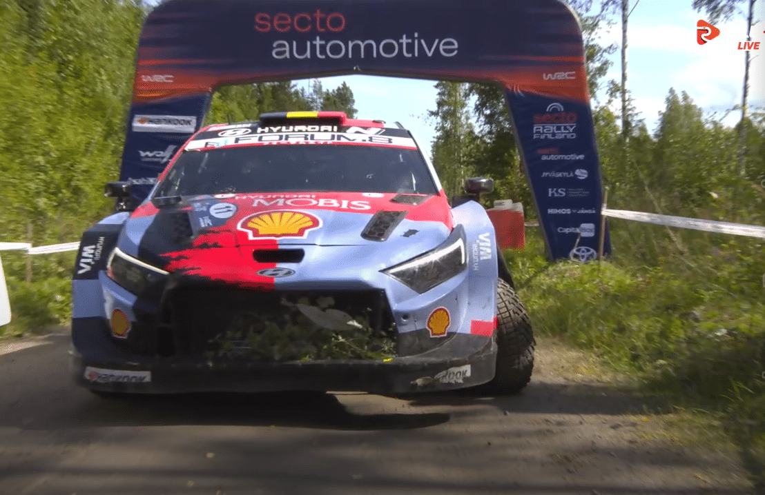 Neuville auto katse lõpus. Kuvatõmmis Rally.tv
