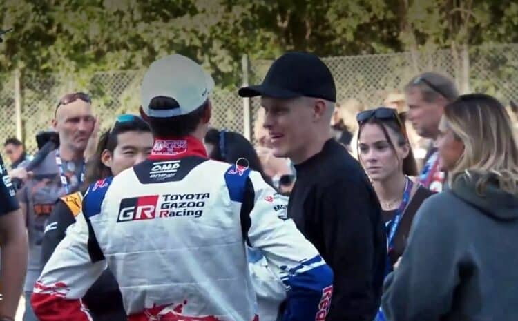 Ott Tänak vestleb pärast testikatset Sébastien Ogier’ga. Foto: Rally.tv