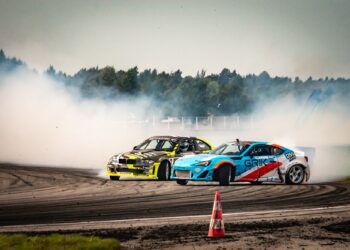 Drifti NEZ Summer Bash pakkus Porsche ringil omajagu draamat ja tasavägiseid duelle 