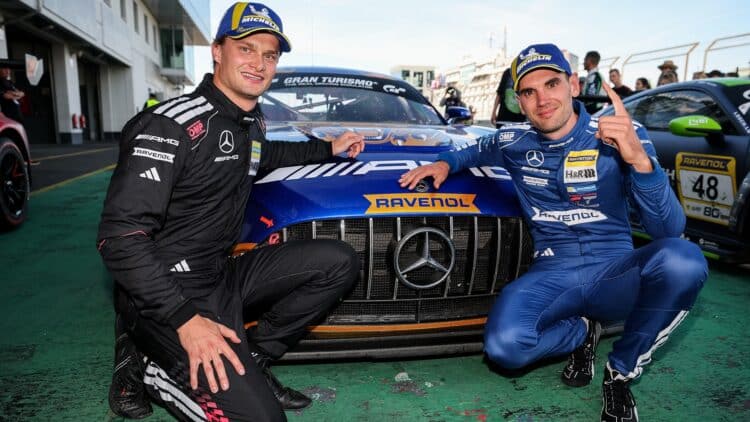 Ralf Aron (vasakul) ja Luca Stolz võitsid Nürburgringil. Foto: Jan Brucke / VLN