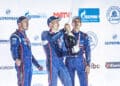 Dmitry Sotnikov, Ruslan Akhmadeev ja Ilgiz Akhmetzianov 2021 aastal võitu tähistamas, Foto: Kin Marcin / Red Bull Content Pool