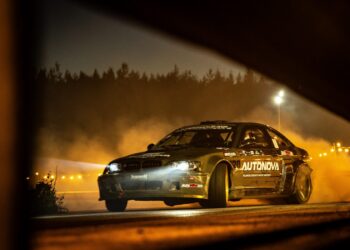 Eesti driftihooaeg lõpeb Raassillal Night Race Superfinaaliga