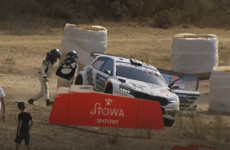 Robert Virves ja Jakko Viilo ratast vahetamas, Kuvatõmmis: Rally.tv