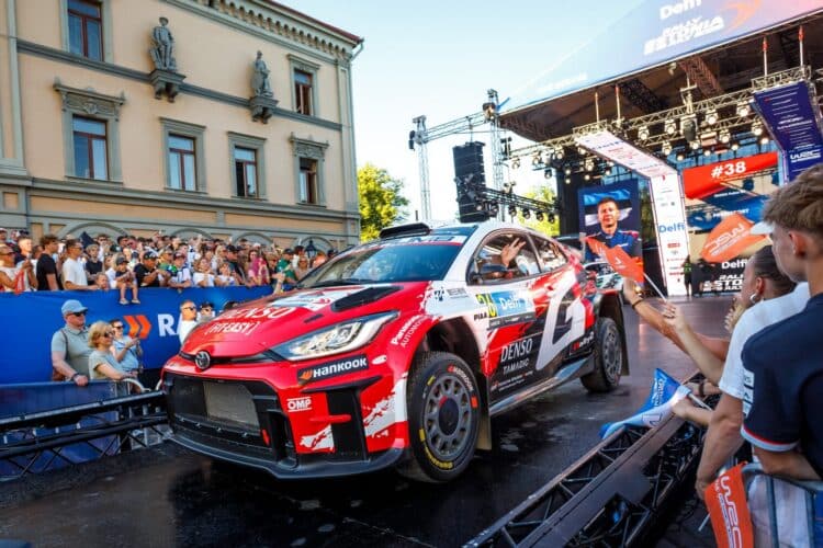Jaspar Vaher / Rait Jansen Delfi Rally Estonia stardis. Sanremos on kaardilugejaks Janni Hussi. Foto: Pille Russi