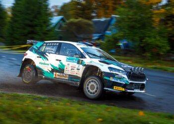 Saaremaa Rallyt juhivad Karl Martin Volver / Annika Sõna. Fotod: Pille Russi