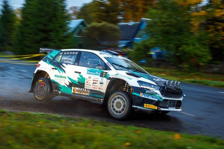 Saaremaa Rallyt juhivad Karl Martin Volver / Annika Sõna. Fotod: Pille Russi